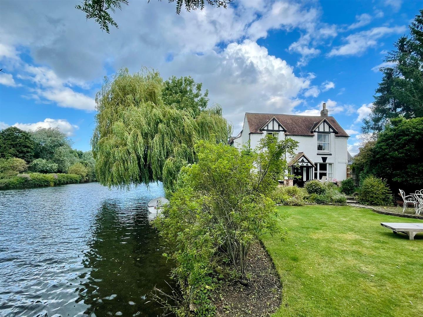 Tiddington Road, Stratford Upon Avon, Warwickshire Vaughan Reynolds